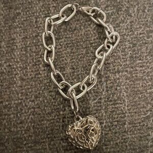 Elegant Silver toned Heart Pendant Bracelet